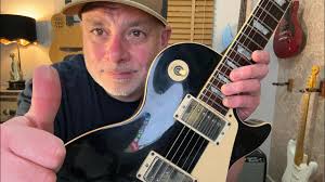 Ditch the Pick: Use Your Thumb For Amazing Guitar Solos Using These Secret  Pro Blues Guitar Shapes