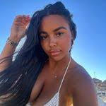 Amber Weil's Instagram, Twitter & Facebook