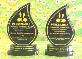 Maybe you would like to learn more about one of these? Plakat Kayu Vandel Smk Negeri 1 Purwokerto Pesan Sabuk Sekolah Piala Lencana Pin Resi Lycal Emblem Perlengkapan Sekolah Plat Kuningan Plat Stainless Evolet Bordir Sekolah Pin Kuningan Plakat Akrilik Fiber Kayu Plat Komunitas Pin Club