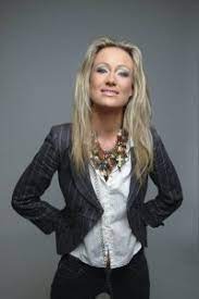 Lorien haynes is an actress and writer, known for everything i ever wanted to tell my daughter about men, moody (2020) and operaatio knock (1994). Celebrity Interviewer Knows More About Em True Blood Em Than She S Letting On
