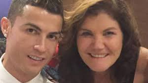 May 28, 2021 · un geste généreux de la part de cr7 qui a permis à son frère hugo de se sortir de ses soucis selon dolores aveiro : Football Ronaldo S Mother Defends Her Son After Rape Allegation Mayorgam Didn T Go To Play Cards Marca In English