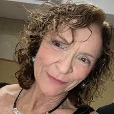 What equipment is useful for water aerobics in a swim spa?