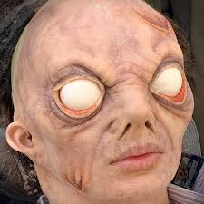 Carol Mask's Instagram, Twitter & Facebook