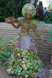 Creative And Awesome Do It Yourself Project Ideas Just Imagine Daily Dose Of Creativity Garden Figures Topiary Garden Garden Art