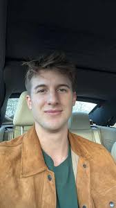 Can any of you clever people turn this into a work profile picture for my  LinkedIn profile please