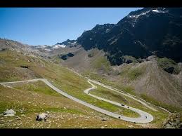 Passo del rombo) liegt auf einer höhe von 2.474 m und ist ein grenzpass zwischen österreich (bundesland tirol) und italien (provinz… Timmelsjoch High Alpine Road Austria Youtube