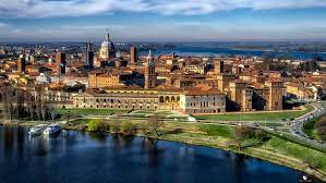 Mantova (mantua in latin and in mantua mantua dialect) is an italian town of 48,684 inhabitants, capital of the province in lombardy. Die Stadt Mantua Centro Guide Mantova I Gonzaga