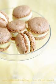 Macaron Medelice Pierre Herme Un Dejeuner De Soleil Macaron Recette Macaron Macaron Noisette