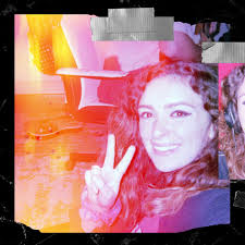 Mandy Loving's Instagram, Twitter & Facebook