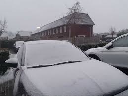 Sneeuw in oostelijk nederland leidt tot overlast door het verkeer en tot sneeuwgevechten van de jeugd. Terugkijken Eindelijk Sneeuw Weer Nl