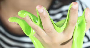 Ayo simak panduan cara membuat slime di bawah ini! Cara Membuat Slime Dengan Bahan Sederhana Tokopedia Blog