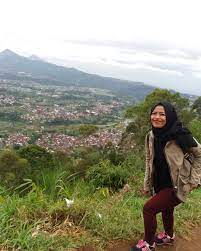 Gunung putri (lembang) ini sangat cocok untuk mereka yang ingin bepergian ke gunung tetapi tidak memiliki waktu yang panjang. Gunung Putri Lembang Tiket Masuk 2021 Fasilitas Camping