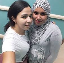 ونشرت الممثلة الشابة الصورة العائلية عبر حسابها الرسمي في منصة تطبيق instagram، وعلقت عليها راجية الجمهور الدعاء لوالدتها قائلة: أرجو الدعاء لأمي. Ø£ÙˆÙ„ ØµÙˆØ± Ù„Ù„ÙÙ†Ø§Ù†Ø© Ø¥ÙŠÙ…ÙŠ Ø³Ù…ÙŠØ± ØºØ§Ù†Ù… Ø¨Ø¹Ø¯ Ù…Ø±Ø¶Ù‡Ø§ Ø§Ù„Ø£Ø®ÙŠØ±