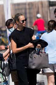 Bei edler unicef gala in capri. Bjov8czpaoiedm