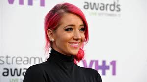 See more ideas about jenna marbles, jenna and julien, julien solomita. Youtubers Jenna Marbles And Julien Solomita Are Engaged After 8 Years Of Dating