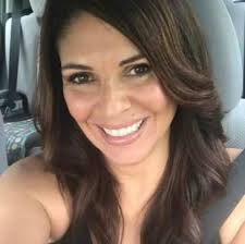 Lisa Stedman's Instagram, Twitter & Facebook