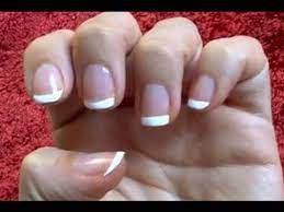 La manicura francesa es un clásico que nunca pasa de moda, se adapta perfectamente a cualquiera de los diferentes estilos de vestidos, podemos lucir. Manicura Francesa Youtube
