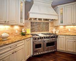 Kitchen trend to retire white on white on white. Backsplash Ideas For White Kitchens Schrank Kuche Kuche Mit Weissen Fliesen Weisse Kucheninsel