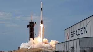 Now in april 2021, spacex crew 2 is transporting four crew members to the iss. Spacex And Ula Score Multi Million Dollar Military Launch Contract Abc News