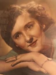 Heidi Thurman's Instagram, Twitter & Facebook