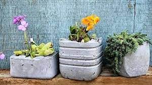 faire des pots de fleurs en ciment les tutos diy concrete planters concrete planters concrete diy