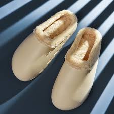 A pair of shoes designed and worn by musician kanye west that are going up for auction are the most valuable to appear on the market, the auction house selling them says. Kanye West Foam Casual Slippers Shoes Kanye West Merchandise