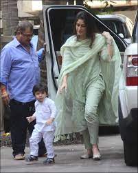 Kareena Kapoor Celebrates Diwali With Saif Ali Khan And Taimur In Traditional Outfits See Pics Casual Indian Fashion Bollywood Outfits Indian Designer Suits