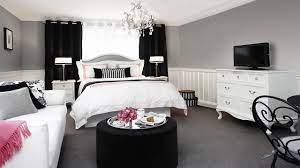 Black with floral prints in them may seem cheap from ikea, but they sure made this bedroom more fashionable 6. Small Bedroom Ideas Pink Black White Pink Bedrooms For Adults Small Bedroom Ideas Pink Black White Apartment Decor Home Bedroom Design