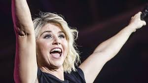 Obviously nobody ever watched masterchef australia, usa or uk and took out the character of the fantastic show. Masterchef Celebrity Schlagersangerin Beatrice Egli Stellt Sich In Promi Kochshow An Den Herd