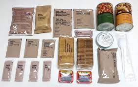 Cependant, ce livre fait exception à la règle, car les renseignements qu'il contient proviennent de la plus haute autorité au monde en matière de survie, soit les quatre divisions réunies des forces armées. Rations Militaires Rations De Survie Lyophilise Fr Ration Militaire Alimentation Ration De Survie