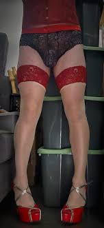 Pillowspot on X: A little bit of sexy leg and heel porn for the evening!  😁❤️ sissy Crossdresser t.cohAIQftdiIh  X