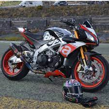 Aprilia Tuono Sent In By Damrasworld Aprilia Tuono 1000cc Motard Apriliatuono Apriliaracing Aprili Super Bikes Cool Motorcycles Bike Cover