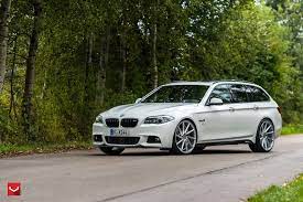 White Bmw 5 Series Touring Puts On 22 Wheels Carscoops Bmw Bmw Touring Bmw 5 Series