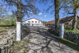 Our goal is to help sweden reach its full potential internationally as an equestrian nation and to show the swedish equestrian sport as a role model for others. Lindelows Fulltofta Ar Till Salu Ridsport