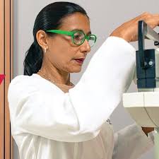 Amazon.com: CORRE CON ENERGÍA Y MÁS RÁPIDO: Nutrición e hidratación para  corredores (Spanish Edition) eBook : SUÁREZ LEÑA, SANDRA MERCEDES, MORALES,  LAURA, ARMAS, VIRGILIO, JIMENEZ, CARLOS : Kindle Store