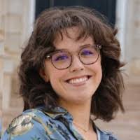 Loretta Bogle's Instagram, Twitter & Facebook