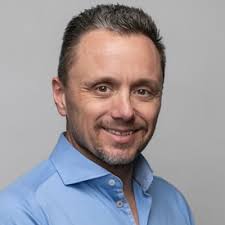 📣📣 Should you outsource or keep your sales team in-house?