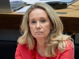 Berlins Kultursenatorin Wedl-Wilson tritt wegen Fördermittelaffäre zurück