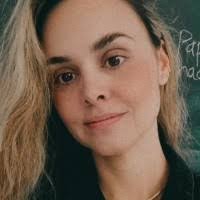 40+ perfiles de «Ana Mier»