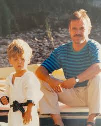 He is 73 years old and is a taurus. Buena Suegro Simon Pesutic Causo Furor Con Fotos Junto A Su Padre