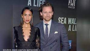 Tom hiddleston enjoys a stroll through central park with his spaniel after rumoured girlfriend zawe ashton revealed she 'wants a baby' by charlotte dean for mailonline. Is Tom Hiddleston Living With Rumoured Girlfriend Zawe Ashton In Us Details Inside