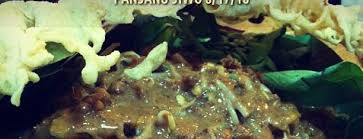 Biasanya, setiap keluarga pasti punya menu masakan andalan. Foods And Resto Surabaya East Java