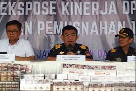 Lowongan bea cukai 2021 semarang : Di Demak Bea Cukai Ungkap Penerimaan Cukai Tembus Rp164 T