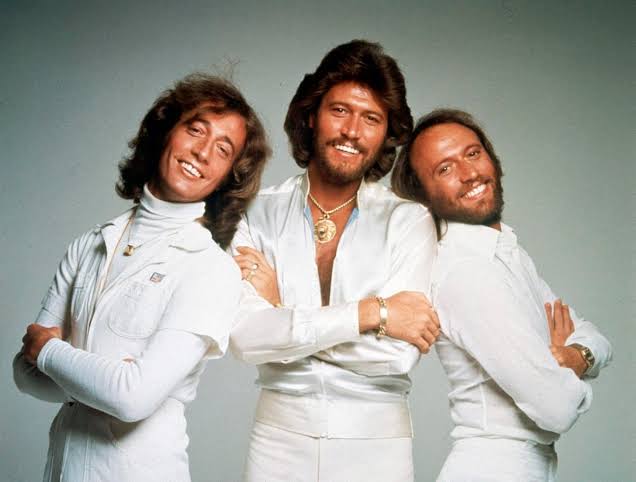 🎵❤️ Barry Gibb Reflects on the Bee Gees Songs That Carry His Brothers' Memories