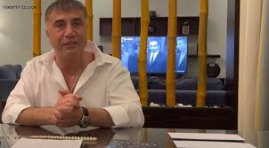 Hakkında kırmızı bülten ile organize suç örgütü lideri olmak iddiasıyla yakalama kararı bulunan sedat peker, bulunduğu birleşik arap emirlikleri'nden bir video daha yayınladı. Sedat Peker In Nerede Oldugu Bulundu Sedat Peker In Kaldigi Ev Ve Evin Yeri Paylasildi Sedat Peker Nerede Haber Kriz