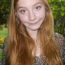 Jacqueline Raynor's Instagram, Twitter & Facebook