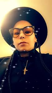 Being brother & sister means being there for eachother swooped up Justin  Starr this morning 🌄