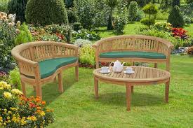 It's a great material choice for high end modern outdoor furniture since its sleek silvery metallic finish has a chic contemporary look. Garden Furniture India Cast Iron Garden Furniture India