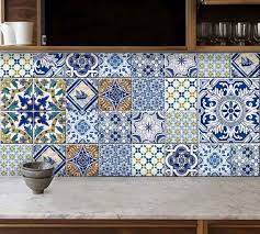 credence cuisine carreaux de ciment patchwork et artistique deco et amenagement cuisine carrelage adhesif credence cuisine et carrelage autocollant