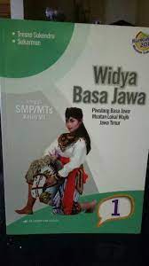 Bantu ya b jawa kelas 7 kurikulum 2013 hal 124 brainly co id. Kunci Jawaban Buku Widya Basa Jawa Kelas 7 Cara Golden